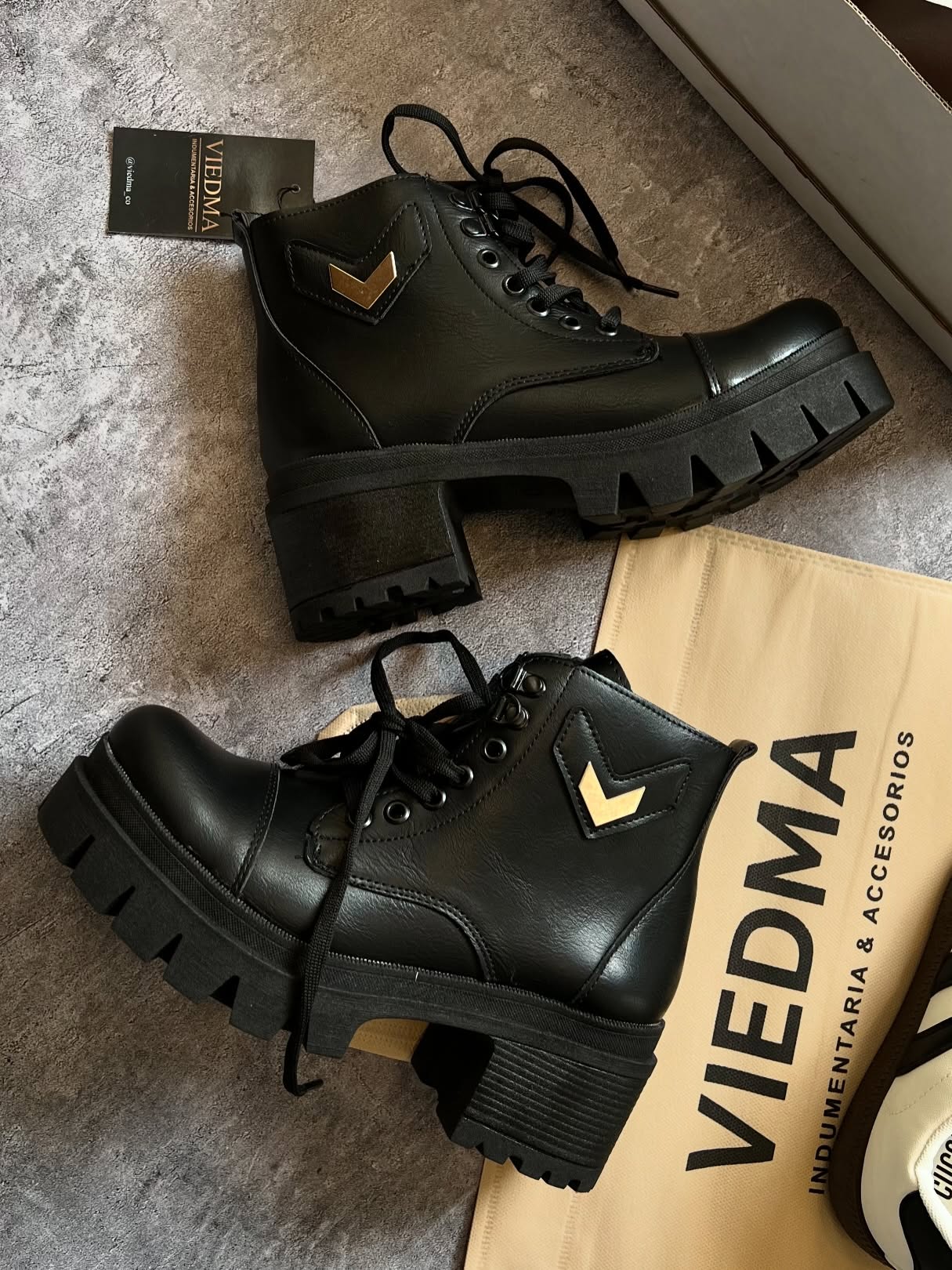 Botas